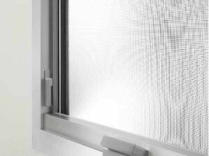 04-tay-cam-theo-chuyen-dong-tron-de-dang-van-hanh-300x225-7