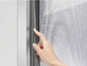 05-luoi-chan-con-trung-dot-pha-voi-do-trong-suot-cao-giup-tang-luu-thong-khong-khi-va-kha-nang-hien-thi-cao-300x229-7